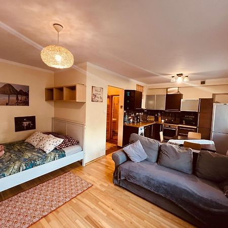Апартаменты Entire Studio Flat Варшава Экстерьер фото