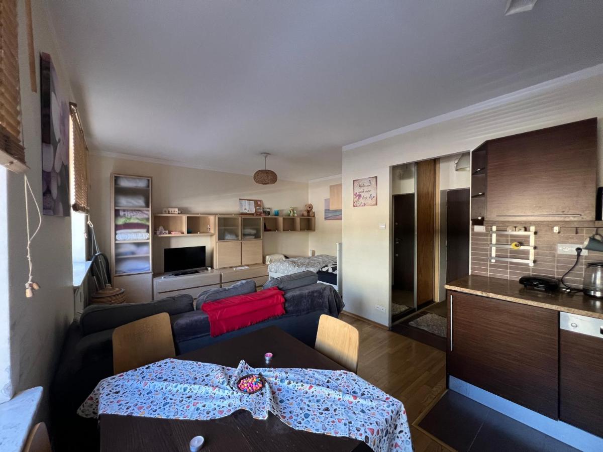 Апартаменты Entire Studio Flat Варшава Экстерьер фото