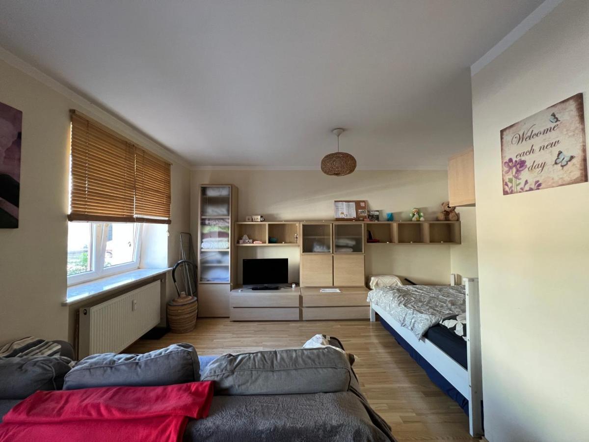 Апартаменты Entire Studio Flat Варшава Экстерьер фото