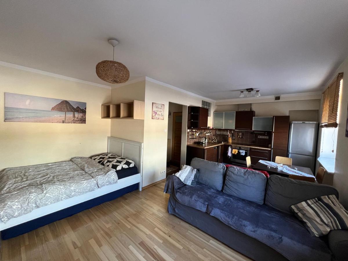 Апартаменты Entire Studio Flat Варшава Экстерьер фото