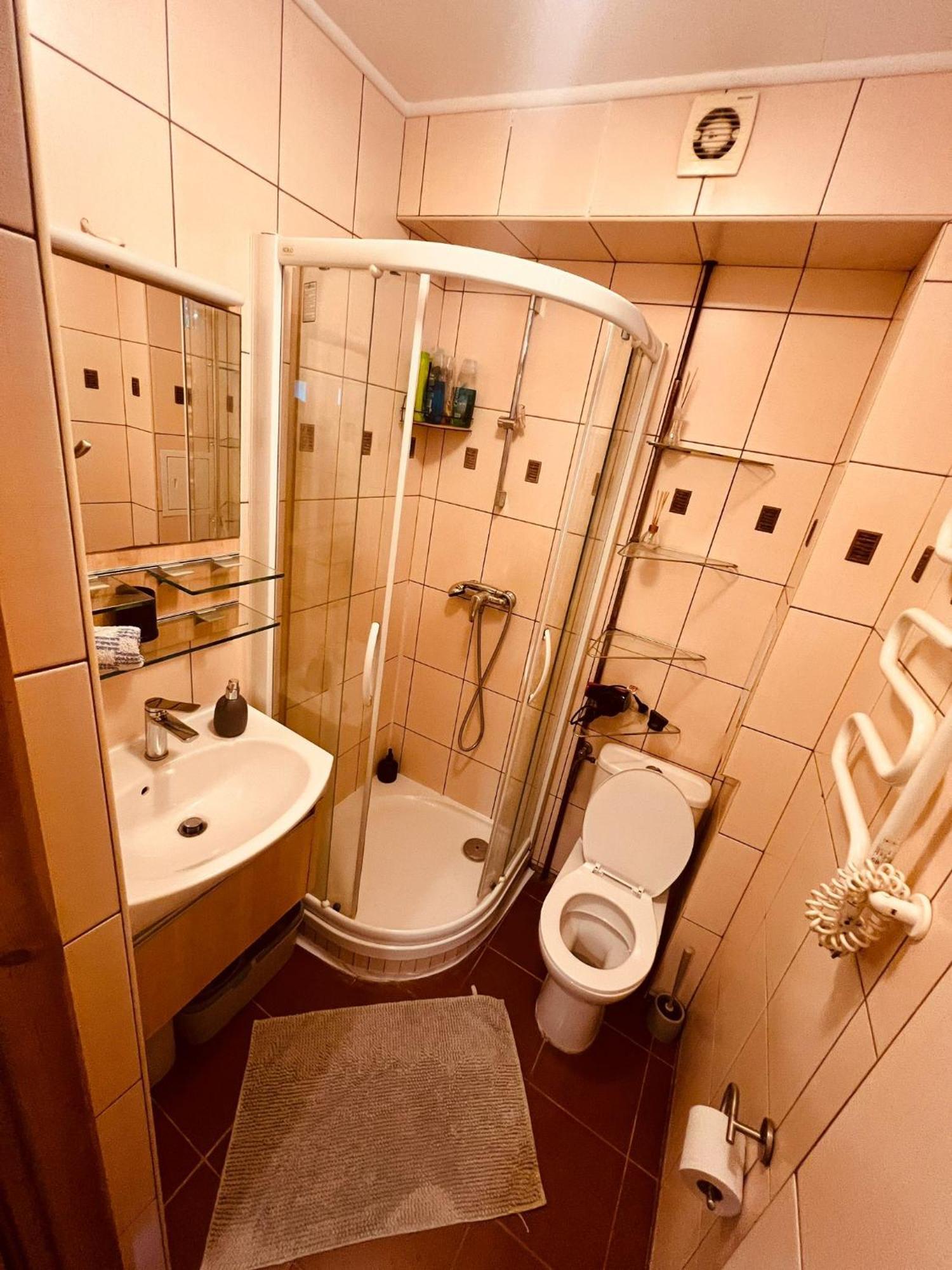 Апартаменты Entire Studio Flat Варшава Экстерьер фото